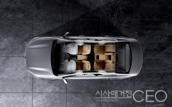 운전자와 탑승자의 안전을 맡고있는 K7 Premier 내의 에어백들 사진=기아자동차