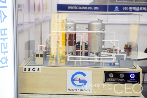 건설업계들이 자신들의 기술과 결과를 선보이기위해 마련된 부스에선 그들의 노력의 결과물과 계획의 베이스가 될 모형들이 전시되어 있다. 사진촬영=시사매거진CEO 이 신 기자