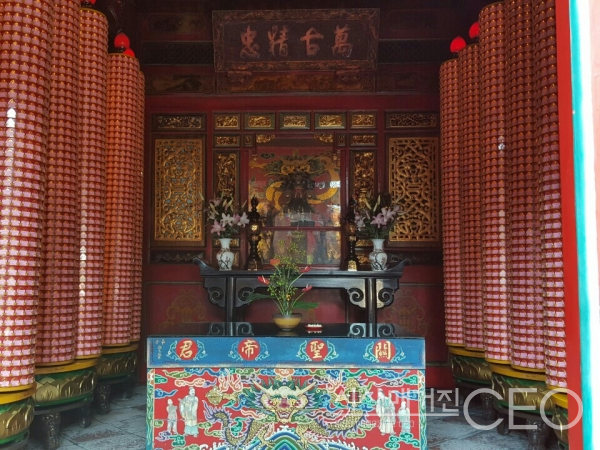 삼국지의 등장인물인 관우와 화타 또한 이곳 용산사에선 신으로서 모셔지고 있다. 각 나라마다 재물을 상징하는 존재가 제각각인 만큼 관우가 재물신이라고 해서 굳이 이상할 것은 없다. 사진촬영=시사매거진CEO 이가영 기자