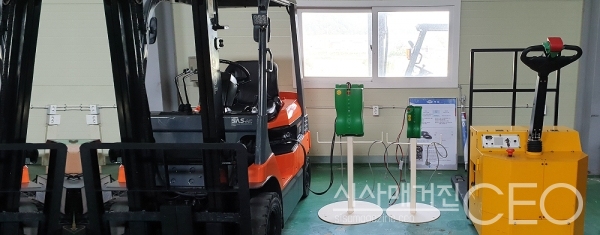 부성·㈜동은전지의 제품들이 나열되어 있다. (사진=동은전지 제공)