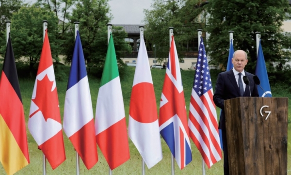 올라프 숄츠 독일 총리가 28일(현지시간) 주요 7개국(G7) 정상회의를 마치고 기자회견을 하고 있다. 엘마우/로이터연합뉴스