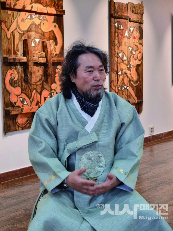 ▲인터뷰 중인 '박수복'이사장(출처=데일리뉴스)