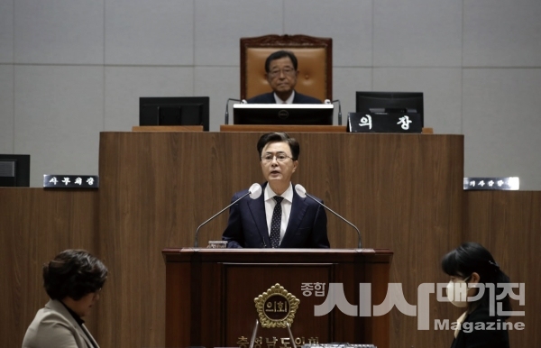 ▲스마트팜에 대한 중요성을 연설중인 '김태흠'지사(출처='김태흠'지사 블로그)