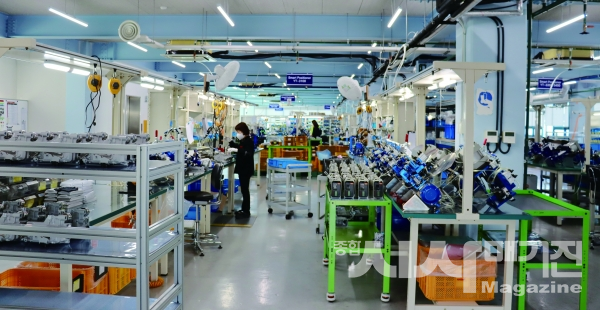 ▲로토크 와이티씨 근무모습(출처=데일리뉴스)