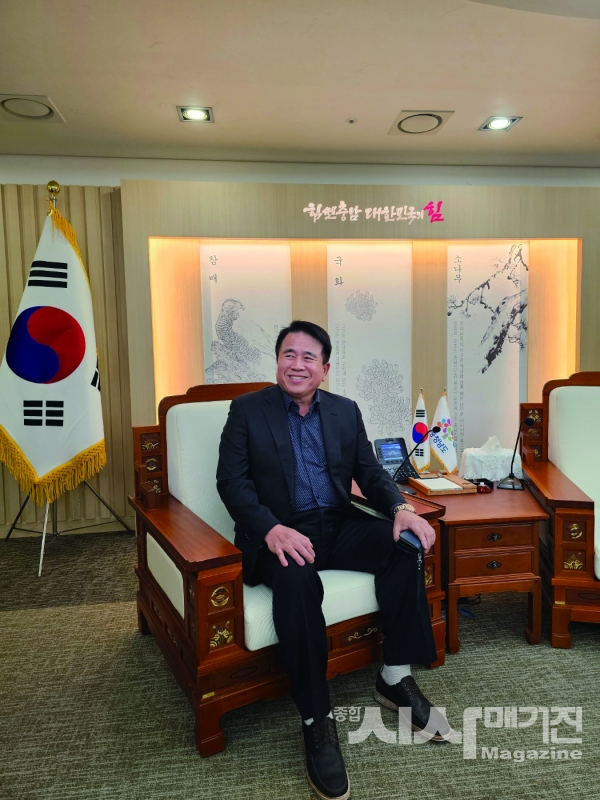 ▲아리랑 축제재단 '정철승'회장 인터뷰 모습(출처=데일리뉴스)