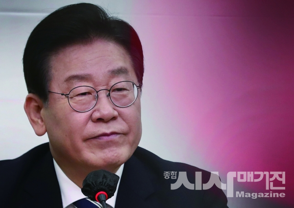 ▲침통한 표정의 이재명 대펴(츨처=연합뉴스)