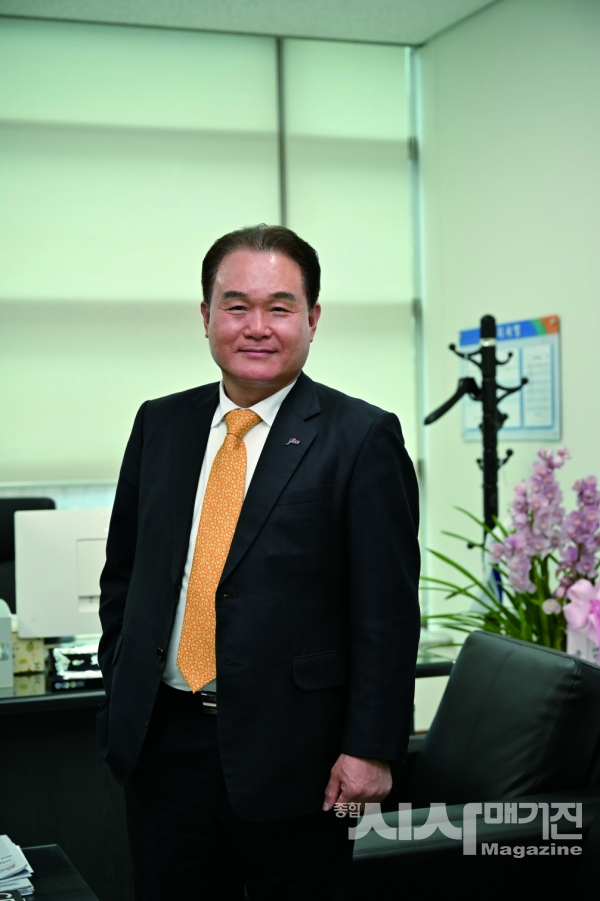 ▲민선 2기 과천시 체육회 정정균 체육회장(출처=데일리뉴스)